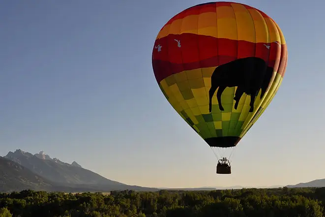 HOT AIR BALLOON