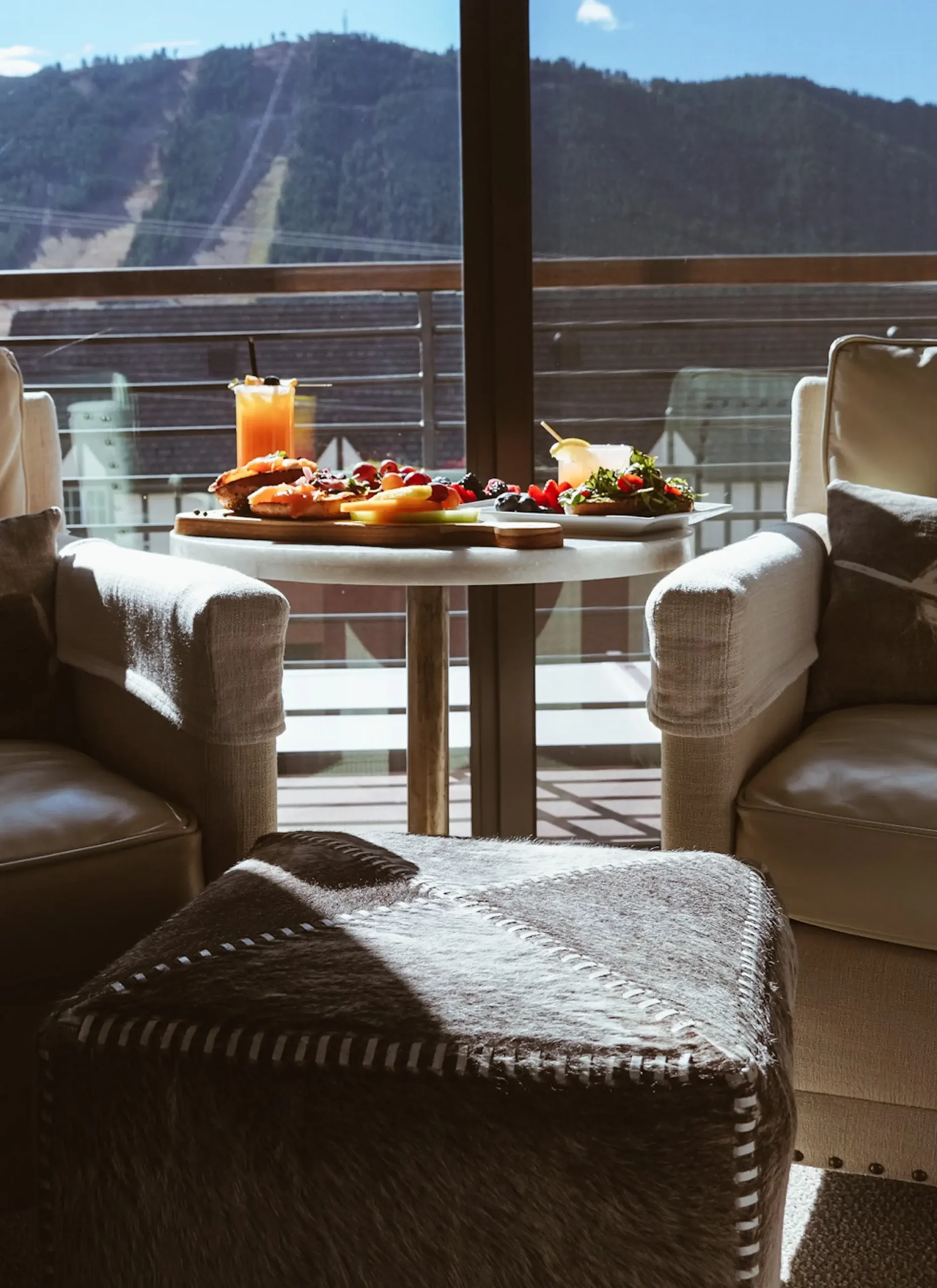 Hotel Jackson mountain-view rooftop breakfast in Jackson Hole